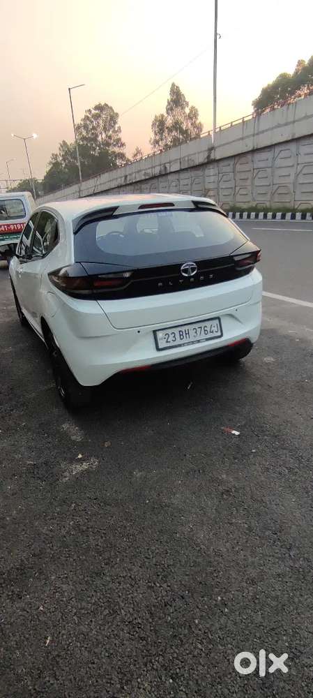 Tata Altroz 2023 Petrol Xta
