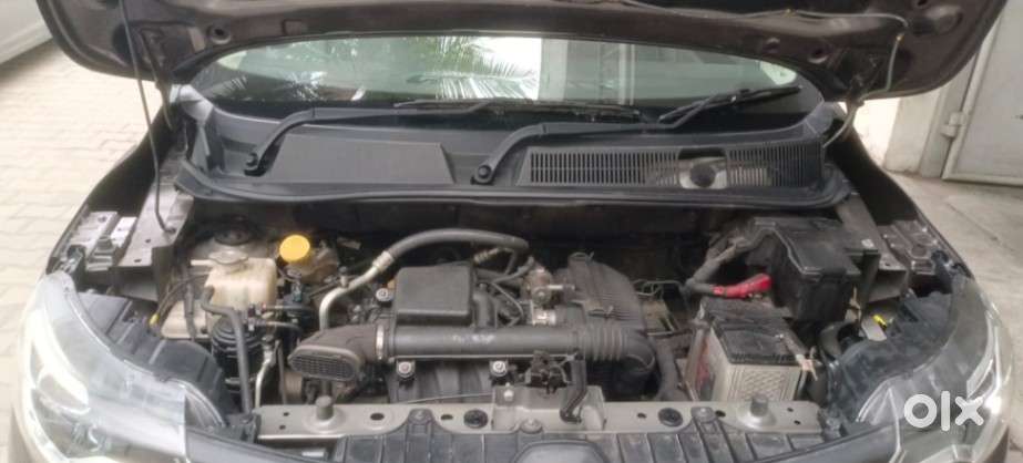Renault Triber Rxz, 2023, Petrol
