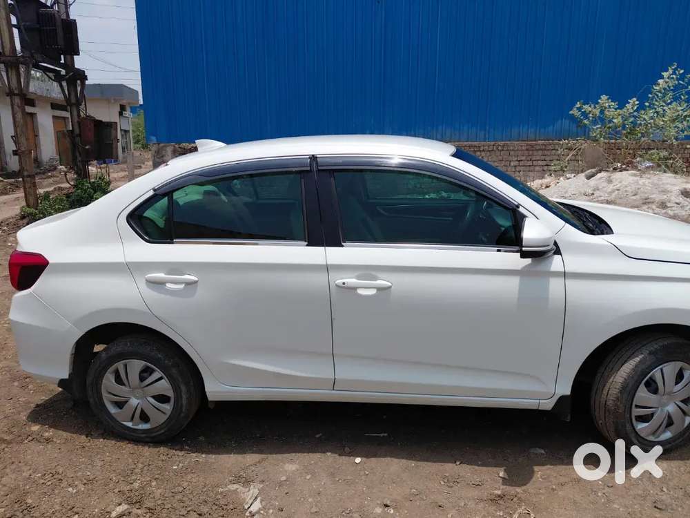 Honda Amaze 2024 Petrol 30000 Km Driven