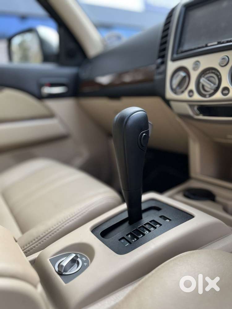 Ford Endeavour 3.2 Titanium At 4x4, 2014, Petrol