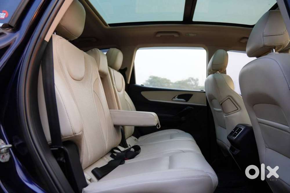 Mahindra Xuv700 2.0 Ax 7 Petrol At Luxury Pack Str, 2024, Petrol