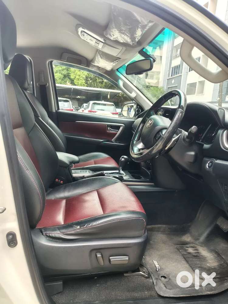 Toyota Fortuner Legender, 2022, Diesel