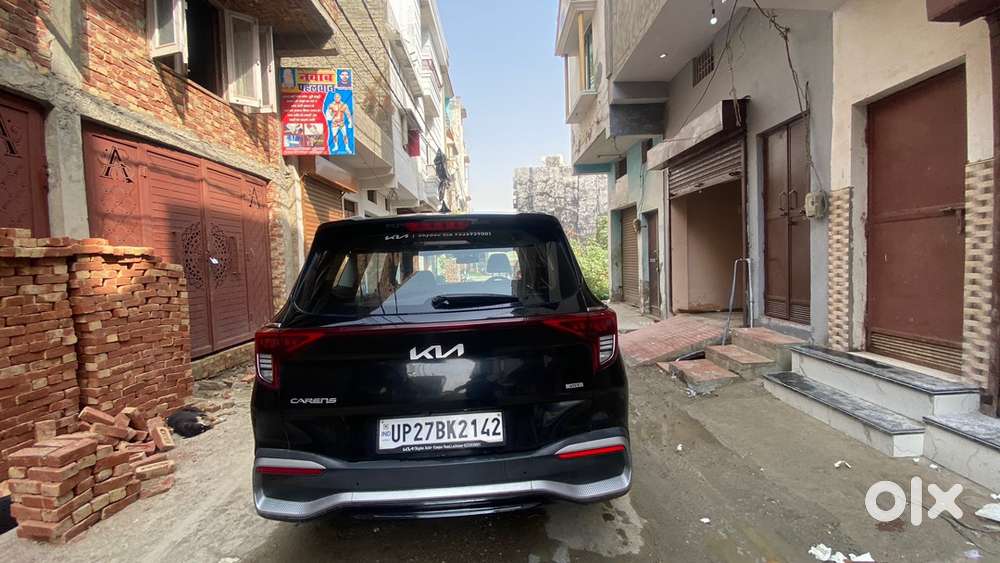 Kia Carens 2023 Diesel Well Maintained