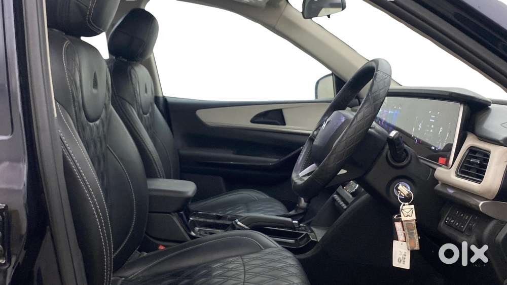 Mahindra Xuv700 2.2 Ax 5 Diesel At 7 Str, 2023, Diesel