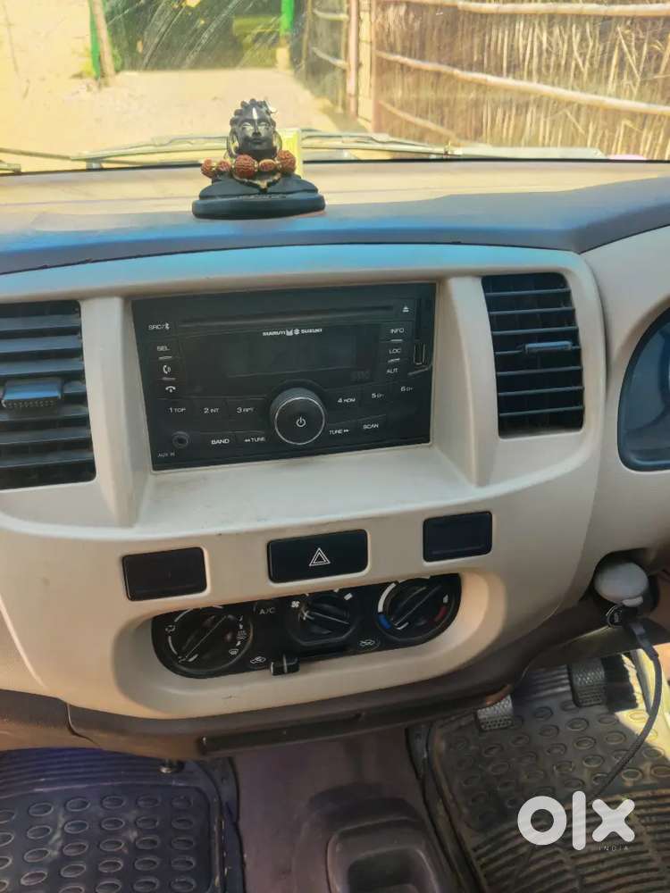 अच्छी कंडीशन है और पेट्रोल इंजन है