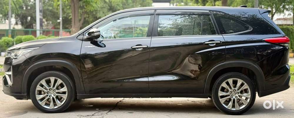 Toyota Innova Hycross Zx(o), 2025, Petrol