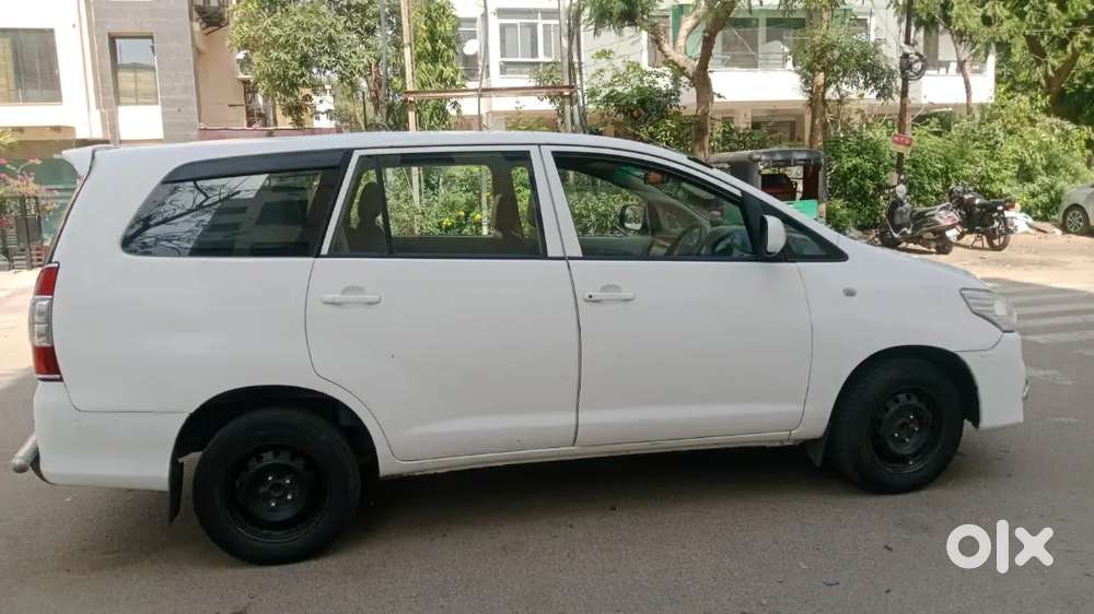 Toyota Innova 2012 Diesel 126000 Km Driven