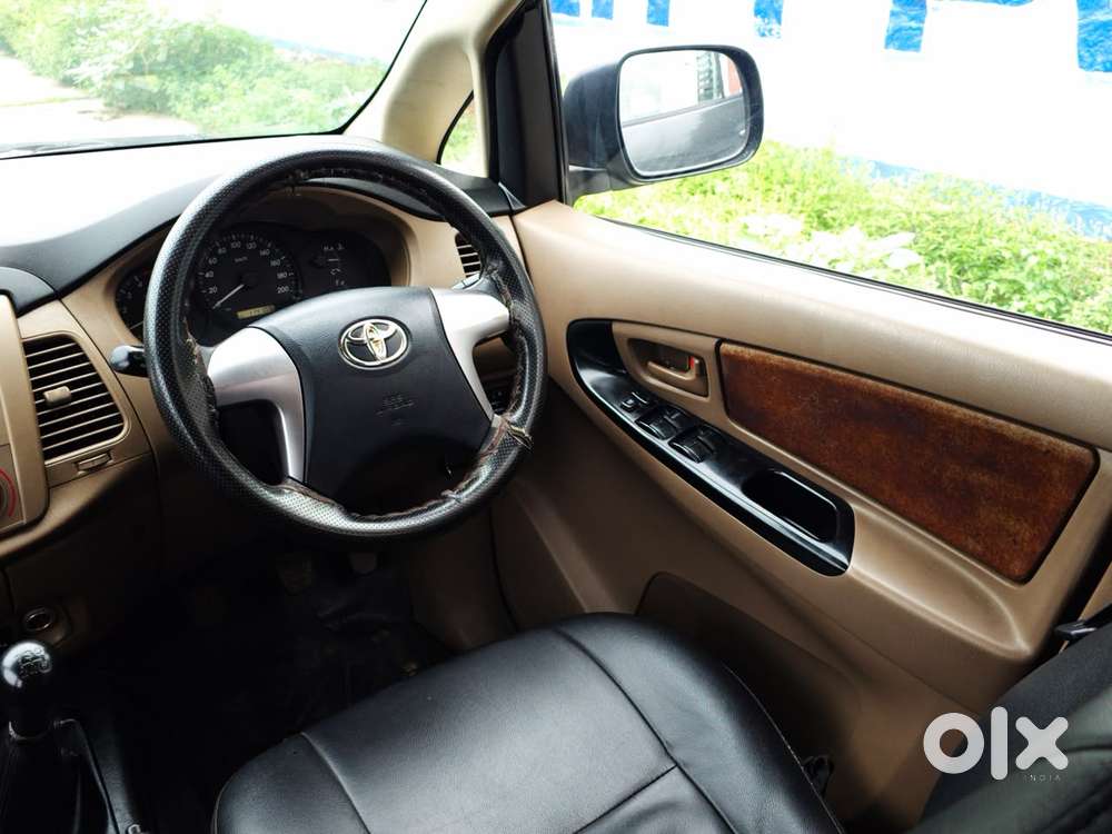 Toyota Innova 2.5 G (diesel) 8 Seater, 2015, Diesel
