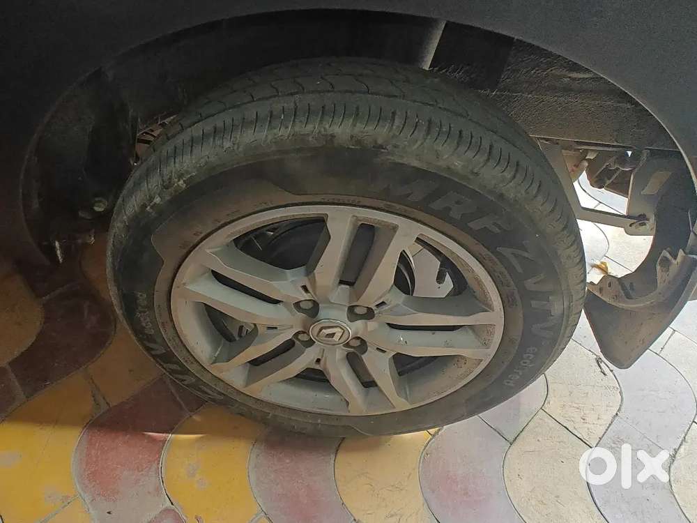 Less Driven Perfect Condition 7 Seater Car For Immediate Sale