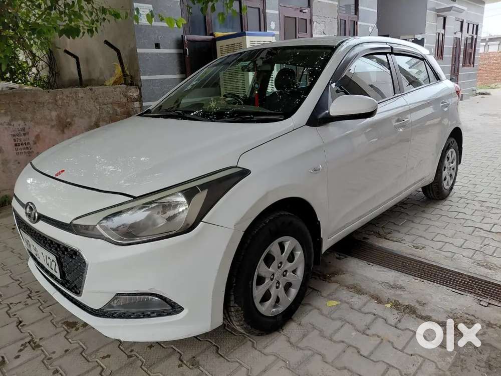 Hyundai I20 Executive 54415 Km Runing Showroom Car