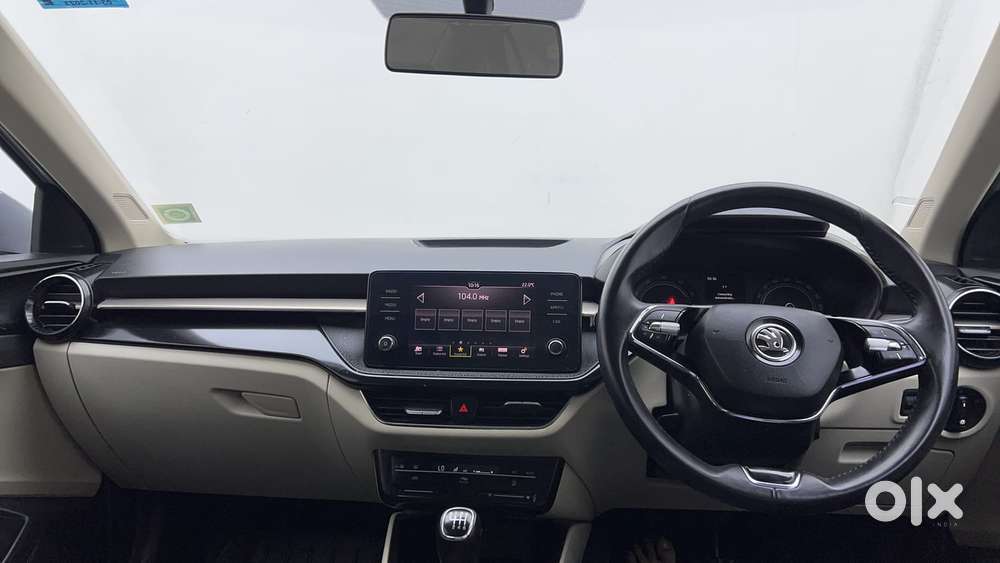 Skoda Slavia Ambition 1.0l Tsi Mt, 2023, Petrol