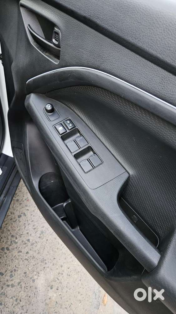 Maruti Suzuki Brezza 1.5 Lxi Smart Hybrid, 2024, Petrol