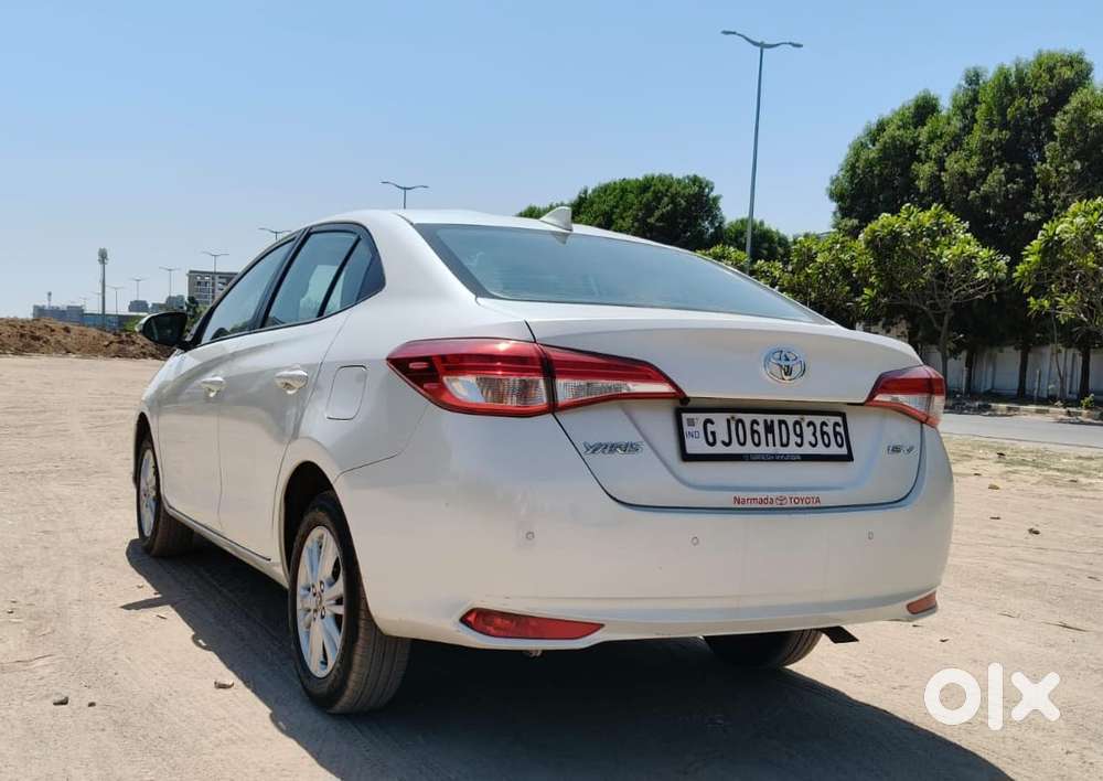 Toyota Yaris V Cvt, 2019, Petrol