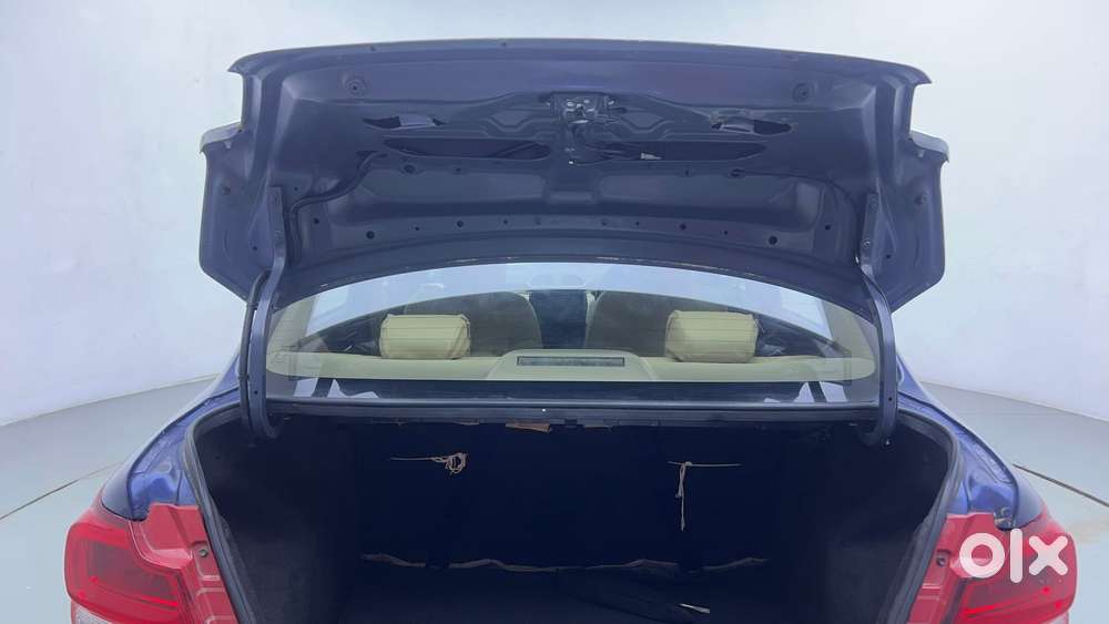 Maruti Suzuki Dzire 1.2 Zxi Amt, 2018, Petrol