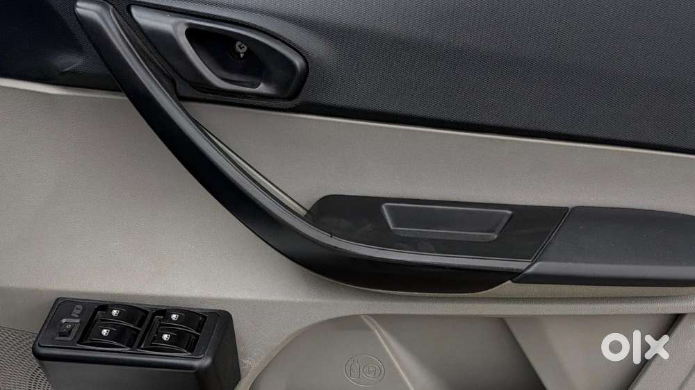 Tata Tiago Xe, 2018, Petrol