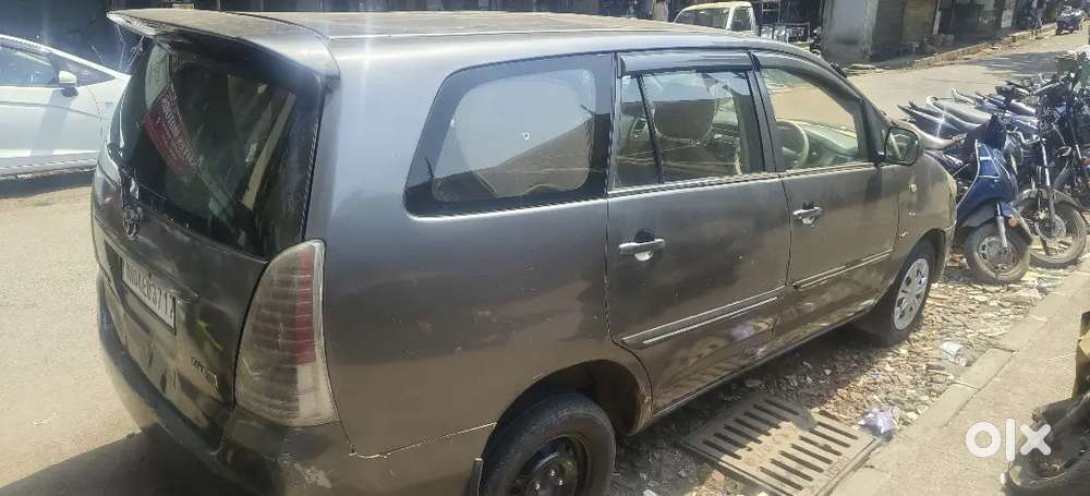 Toyota Innova 2010 Diesel 270000 Km Driven