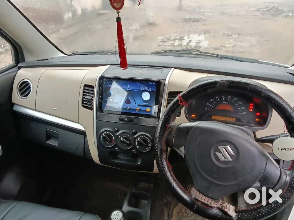 Car Me Koi Bhi Kami Nhi Hai Ghar Per Khadi Rehti Hai