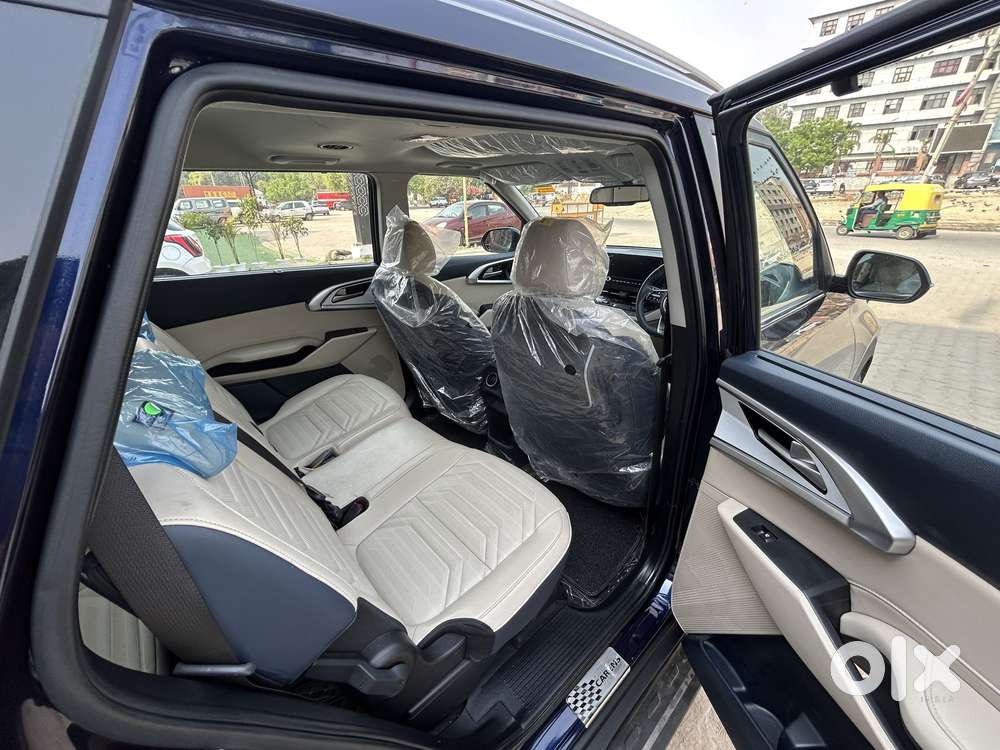 Kia Carens Luxury (o)1.5 Diesel At 7 Str, 2024, Diesel