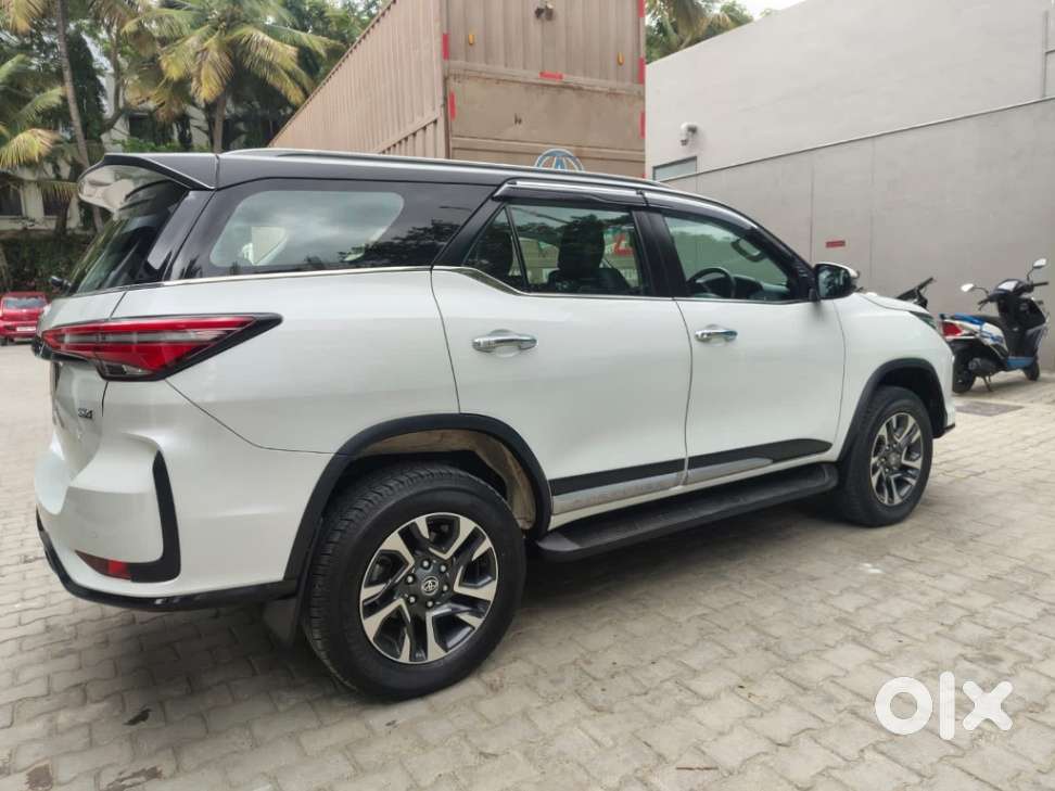 Toyota Fortuner Legender 4x4 At 2.8, 2025