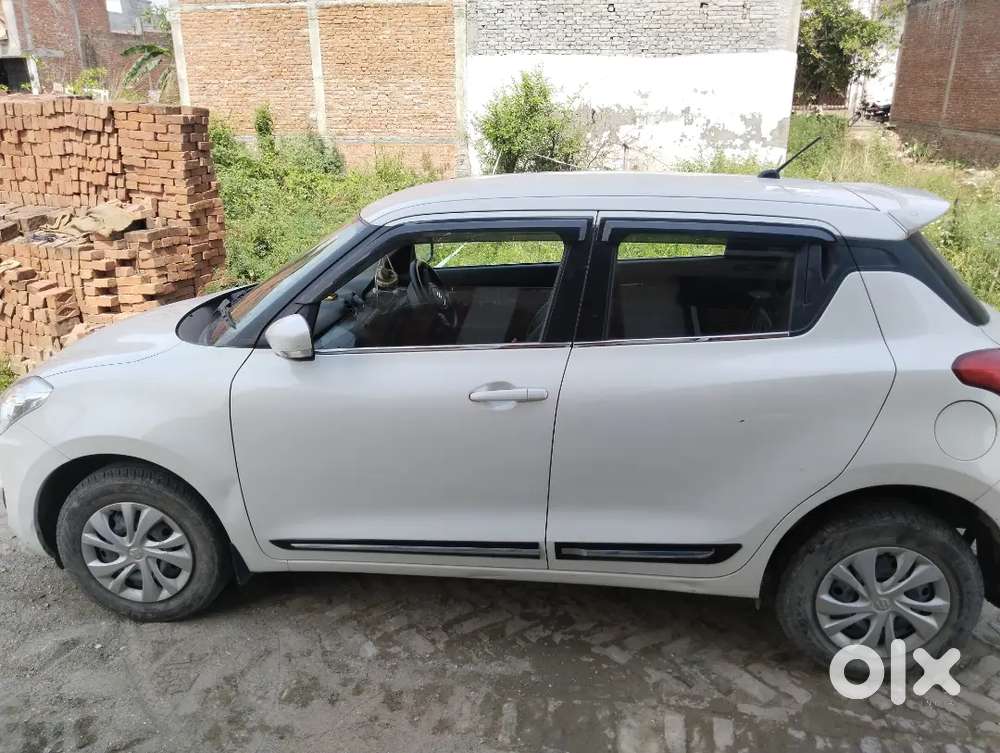 Maruti Suzuki Swift 2023 Petrol 1400 Km Driven,first Owner, Excellent