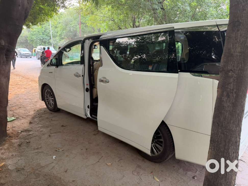 Toyota Vellfire Vip – Executive Lounge, 2023, Petrol