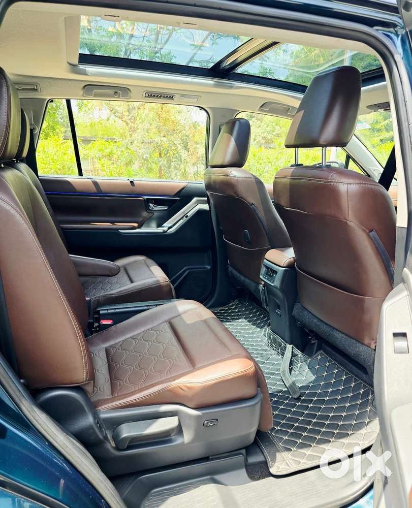 Toyota Innova Hycross 2.0 Zx (o) Hybrid 7 Str, 2023, Petrol