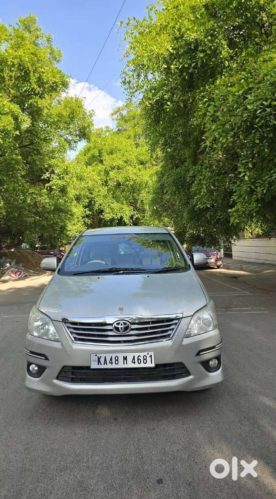 Toyota Innova 2.5 V 8 Str, 2012, Diesel