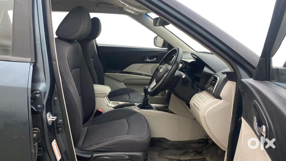 Mahindra Xuv300 W8, 2020, Petrol
