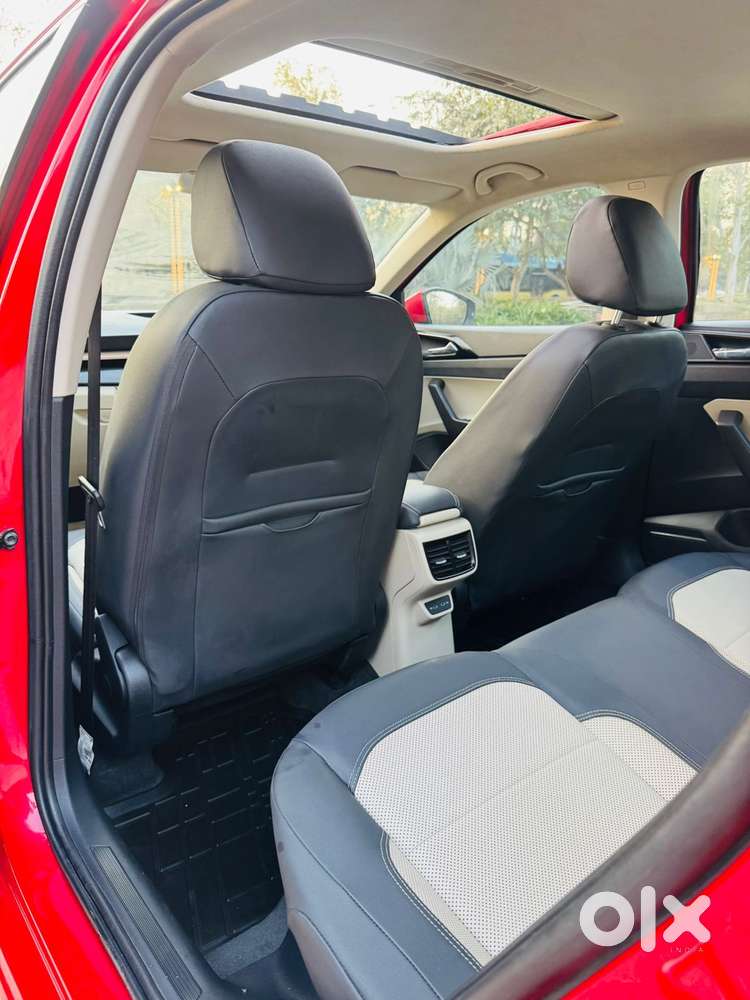 Skoda Slavia Ambition 1.5l Tsi Dsg Dual Tone, 2023, Petrol