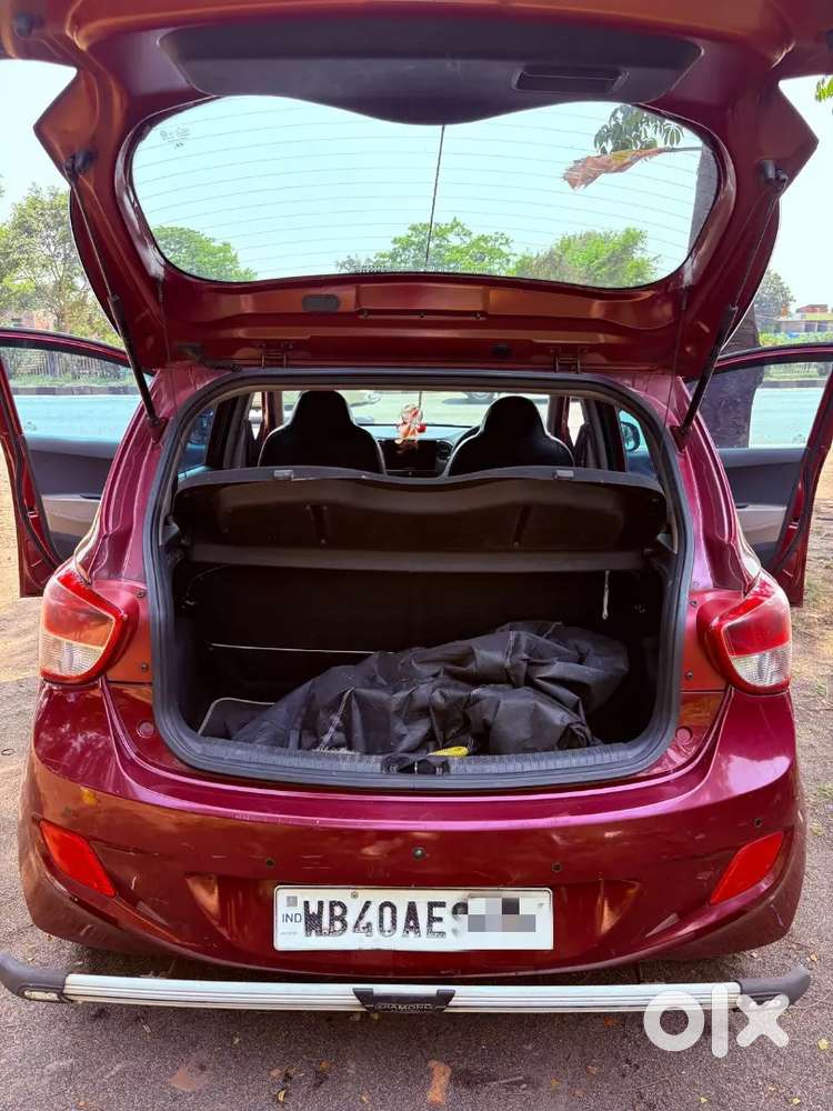 Grand I10 1.2l Sportz, Vine Red Colour