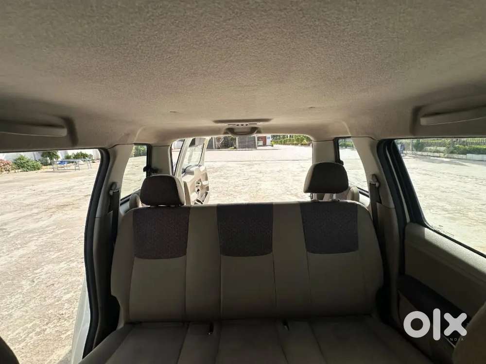 Mahindra Tuv 300 T8 2016 Car