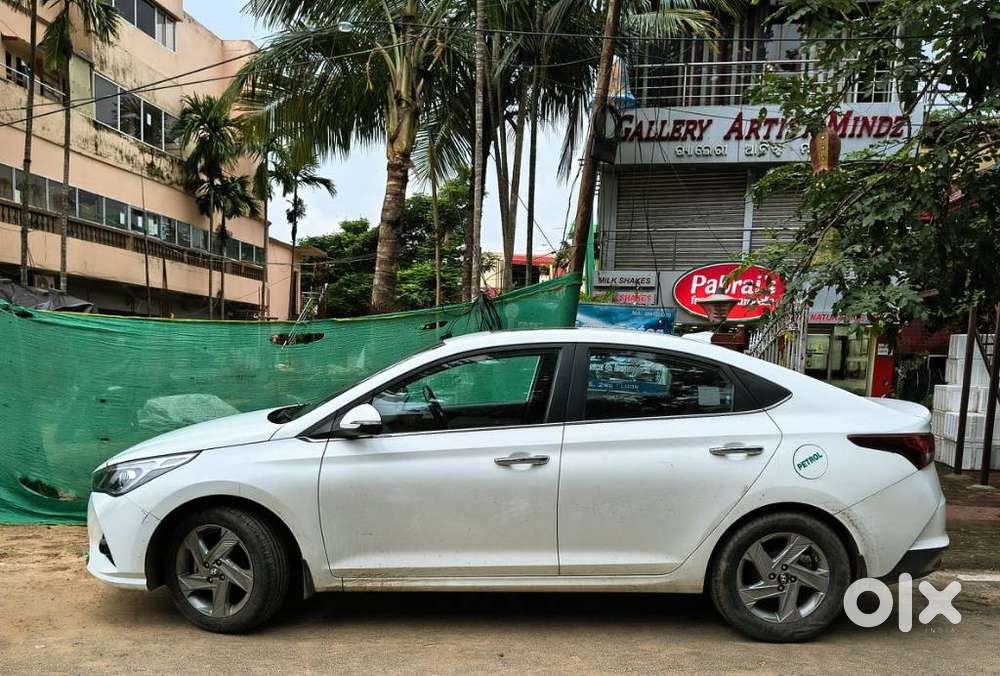 Hyundai Verna 1.5 Mpi Mt Sx (o), 2023, Petrol
