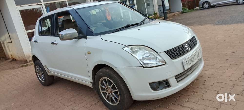 Maruti Suzuki Swift Vxi + Manual, 2011, Petrol