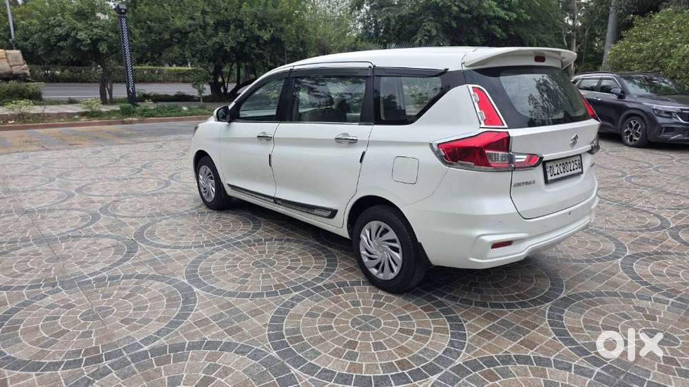 Maruti Suzuki Ertiga Vxi At Petrol, 2022, Petrol