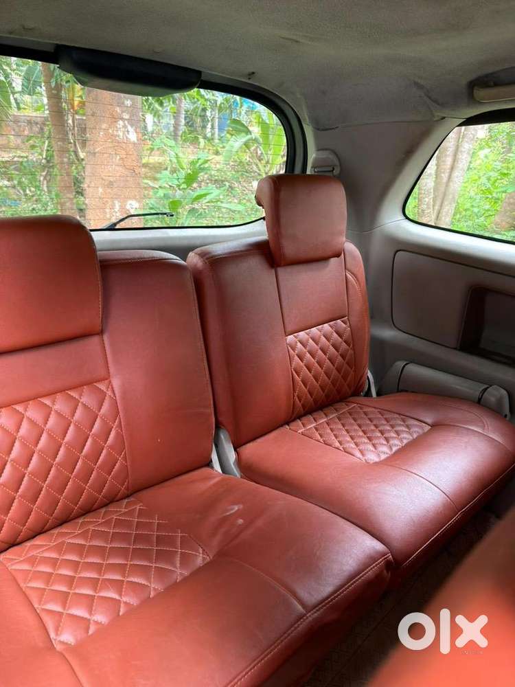 Toyota Innova 8 Seater
