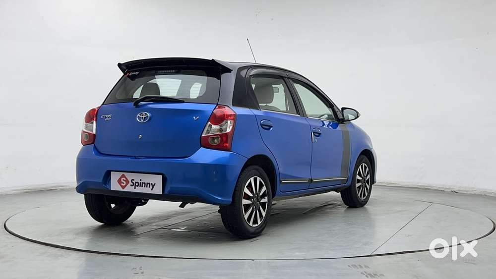 Toyota Etios Liva V Dual Tone, 2017, Petrol
