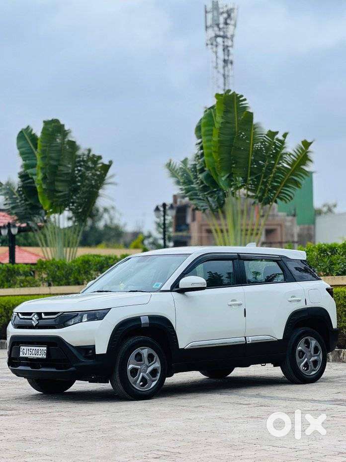 Maruti Suzuki Brezza 1.5 Vxi Cng, 2025, Cng & Hybrids