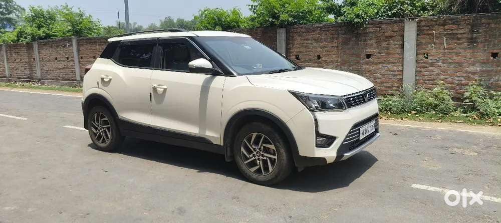 Mahindra Xuv300 (w8) 2023 Petrol 6000 Km Driven