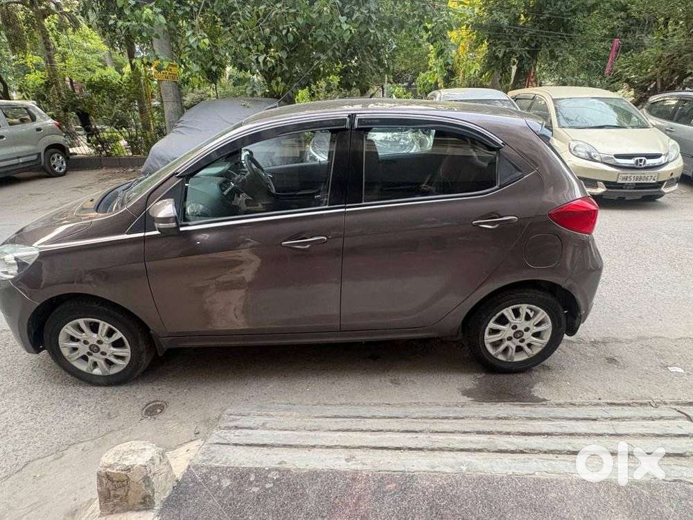 Tata Tiago 1.2 Revotron Xza, 2018, Petrol