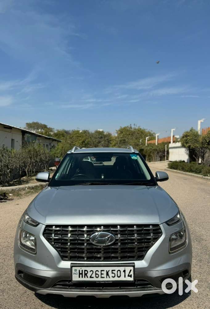 Hyundai Venue Mt Petrol 2020