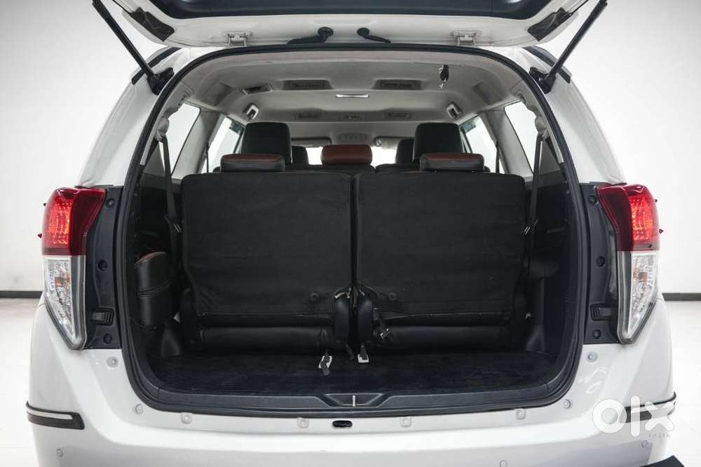 Toyota Innova Crysta 2.4 G Plus Mt 8 Str, 2024, Diesel