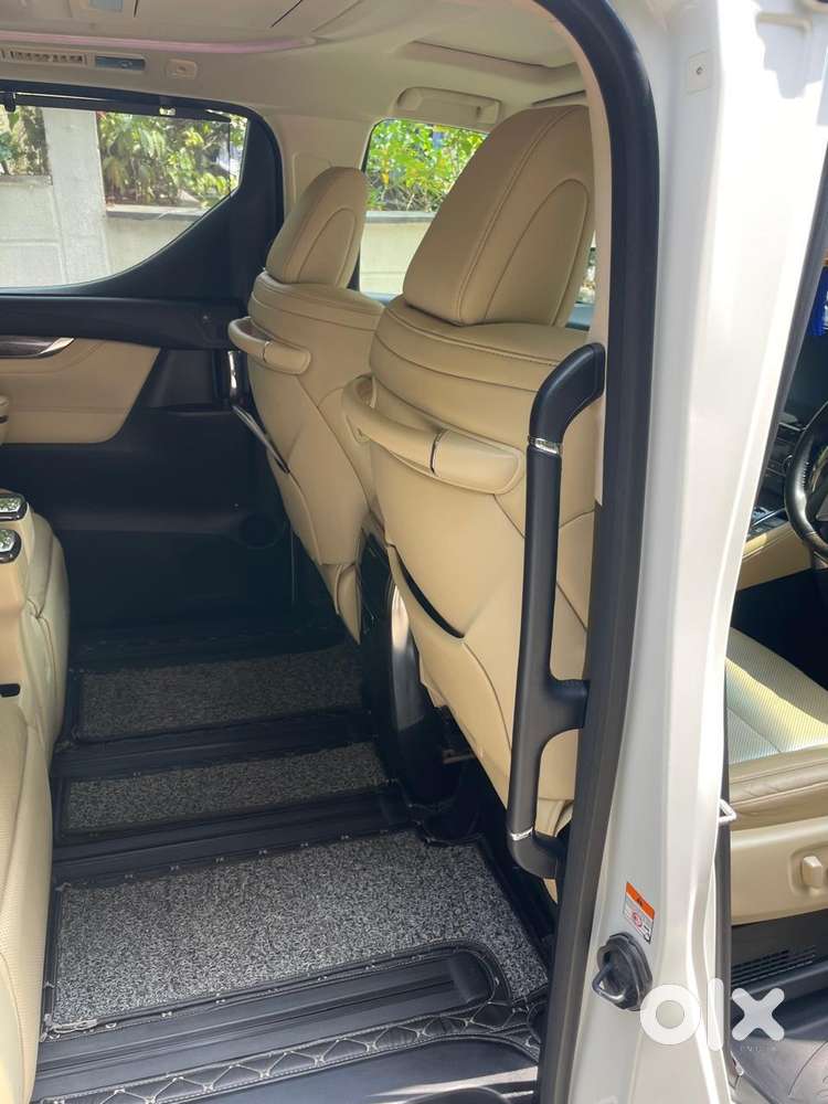 Toyota Vellfire, 2022, Petrol