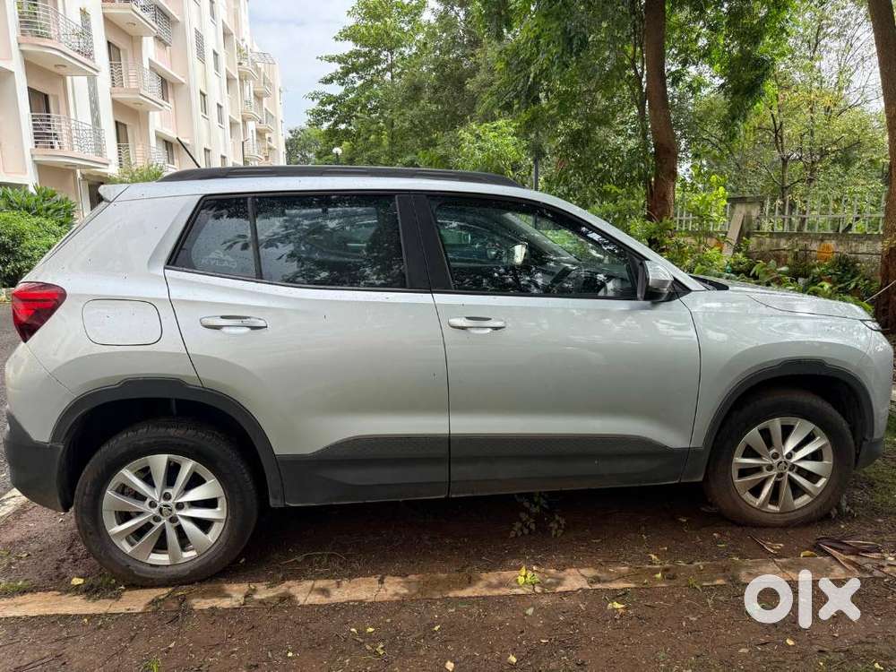 Skoda Kylaq Signature 2025 Petrol