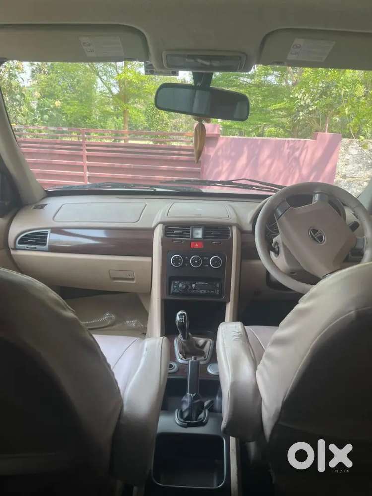 Tata Safari Storme 2016