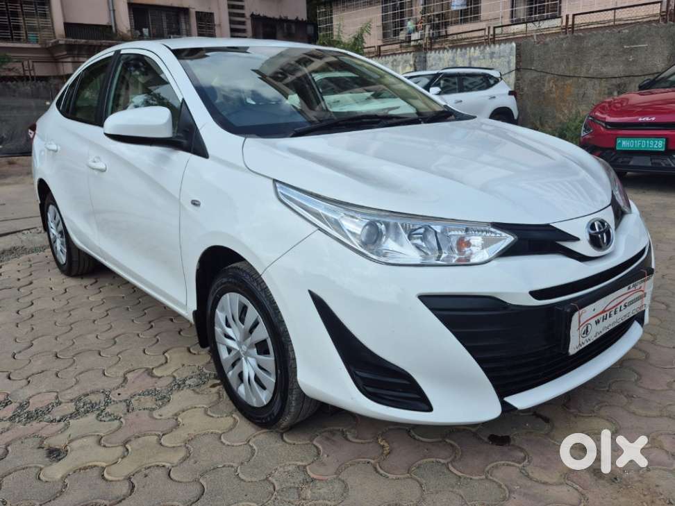 Toyota Yaris J Cvt, 2021, Petrol