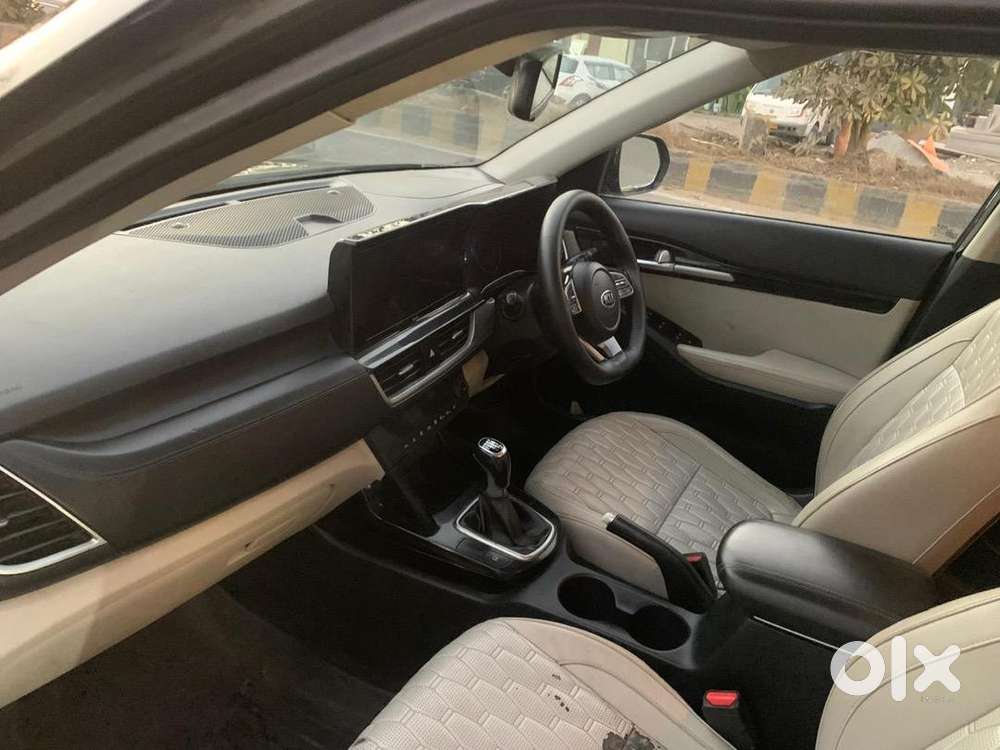 Kia Seltos Htx Black Colour