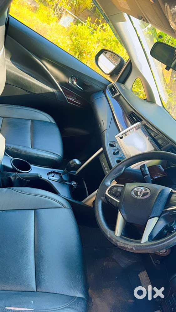 Toyota Innova Crysta 2022 Diesel 530000 Km Driven