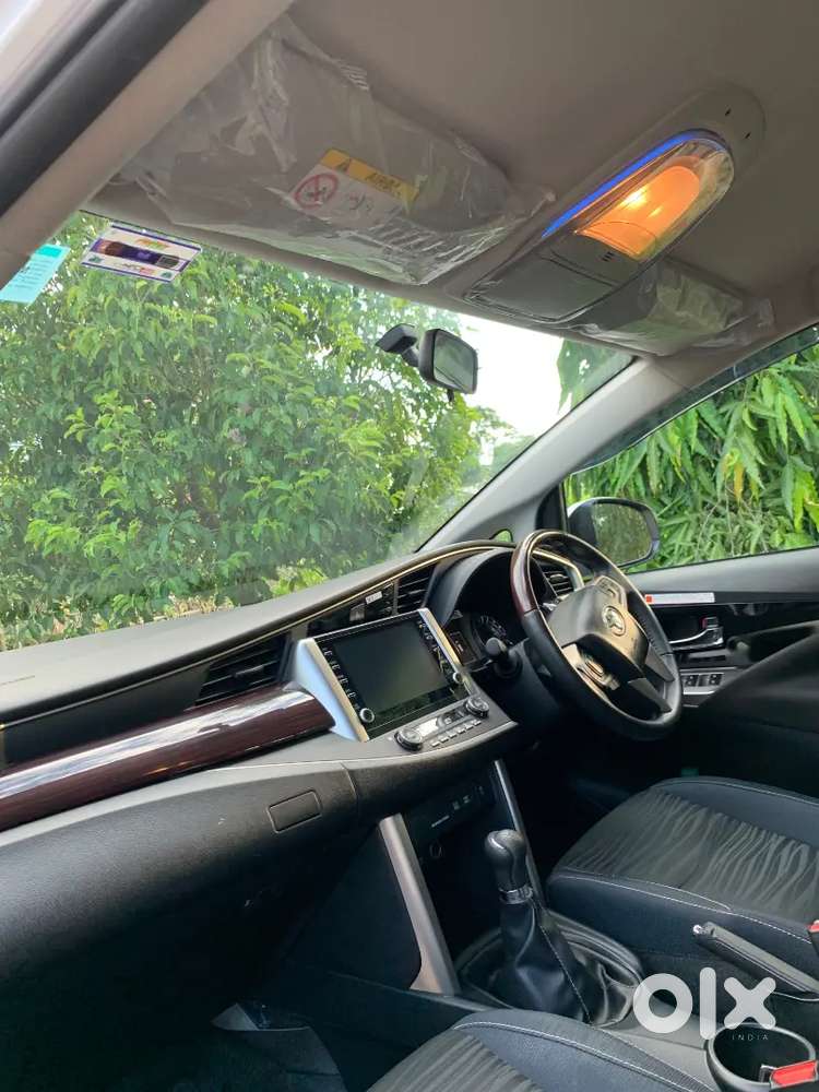 Toyota Innova Crysta 2.4v 2023