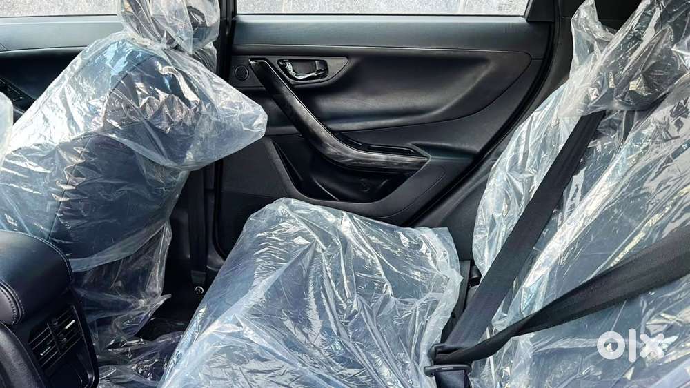 Tata Nexon Creative Plus 1.2 Petrol 6mt Dark Edition, 2025, Petrol