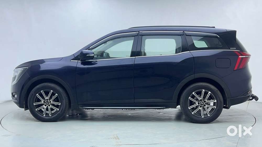Mahindra Xuv700 2.0 Ax 7 Petrol Mt Str, 2023, Petrol